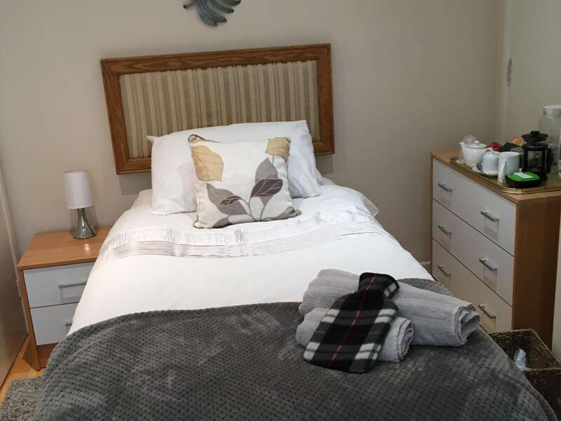 Single En-suite Room (inc. Breakfast)